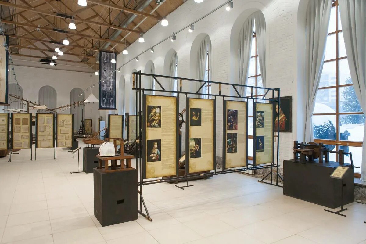 Выставка леонардо. Интерактивная выставка «изобретения леонардо да винчи». Выставка леонардо. Музей леонардо да винчи в милане. Механический музей леонардо да винчи.