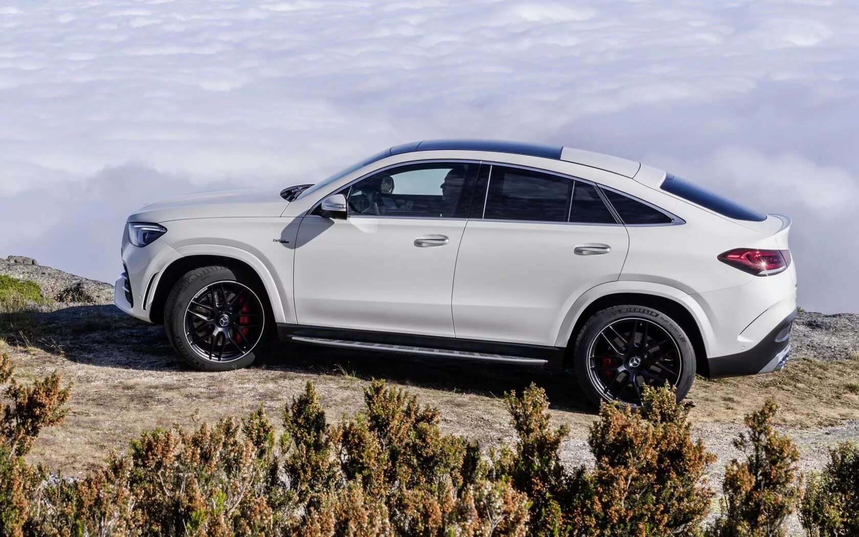 Mercedes-amg gle купе 2021 белый. Мерседес амг 53 гле купе. Мерседес gle amg 2021. Mercedes benz mercedes amg gle 53 4matic coupe. Мерседес бенц gle 53 amg 2020.