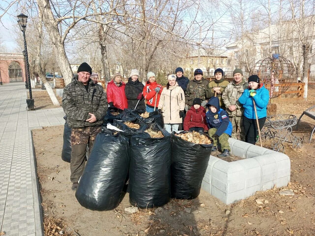 7 ноября какой события. Борзинский парк Матросова. КПРФ 2028 год. Новости Чита. Соседи Забайкальского края.