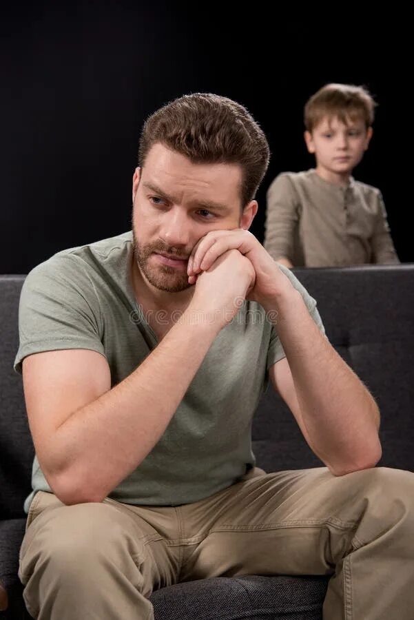 Father sits on me. Папа на диване. Father sits on me. Father sits on me. Папа с детьми на диване.