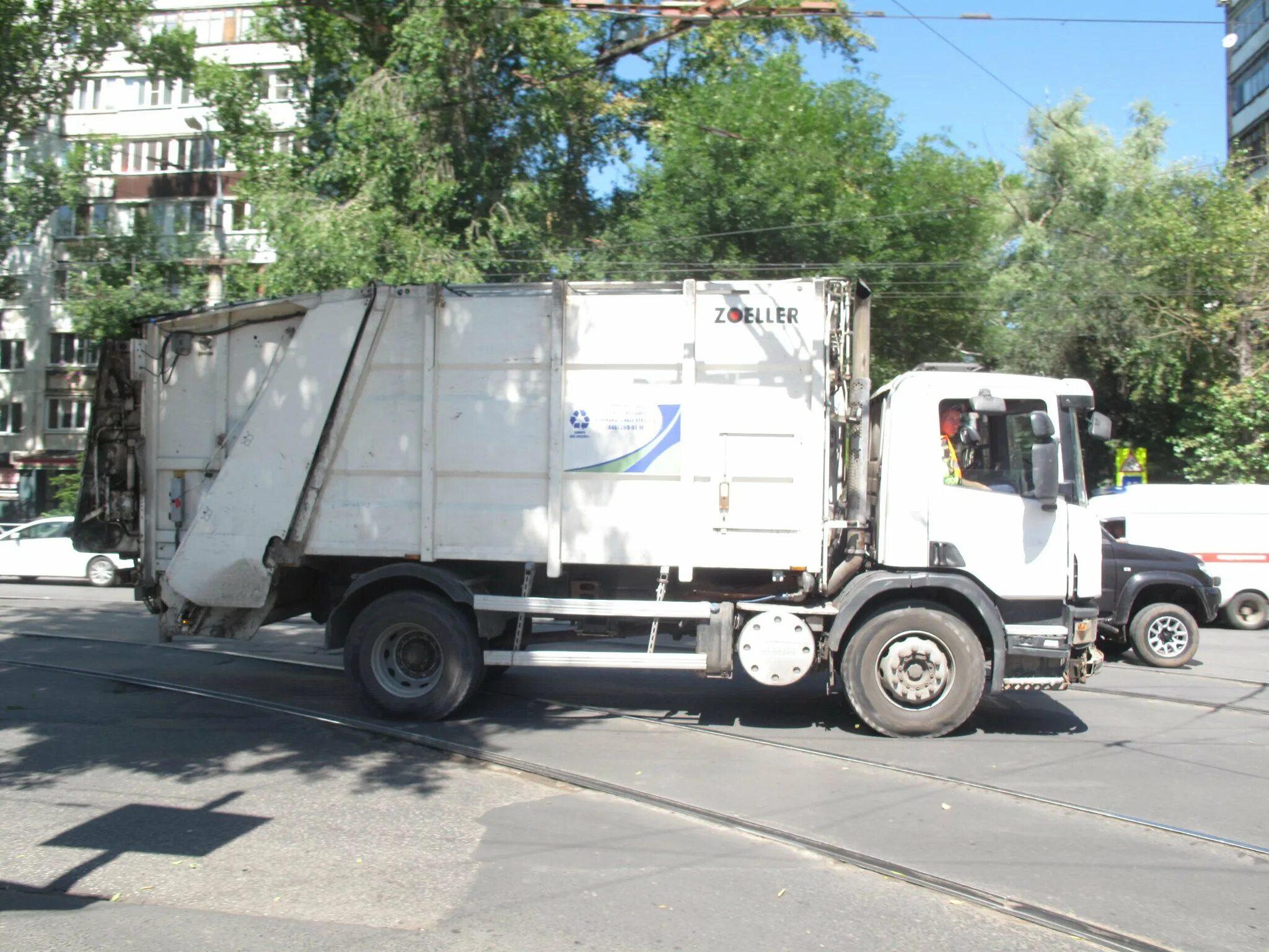 Зил мкз 10 мусоровоз. Мусоровоз маз с кму. Man tgs мусоровоз geesinknorba. Выставка коммунальной техники. Камаз 53605 мусоровоз с задней загрузкой.