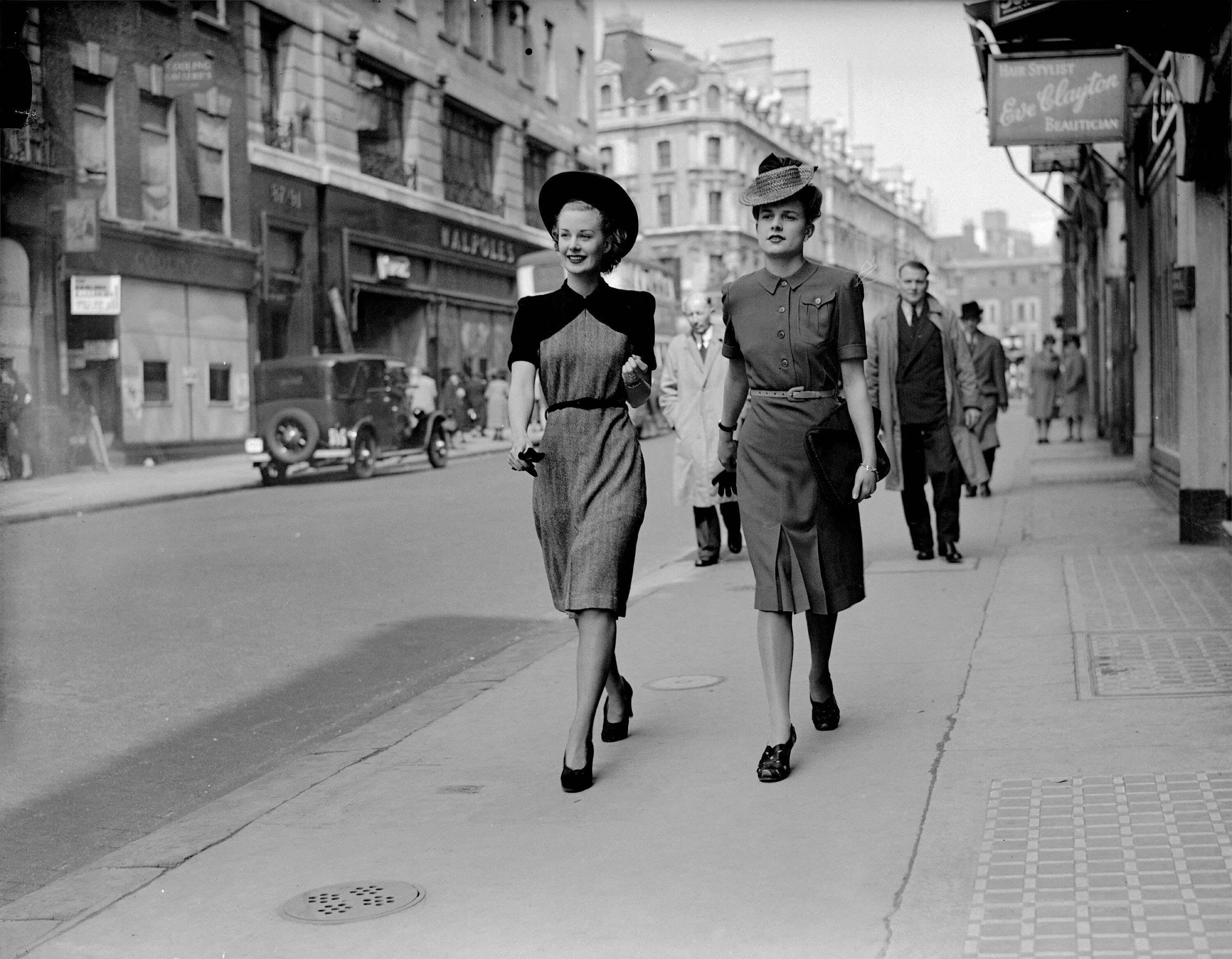 Stepping Out: 1922 high-resolution photo Street style women, Fashion, Street fas