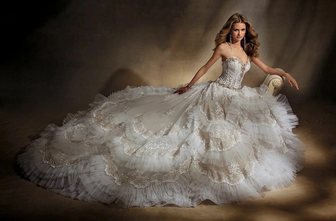 Пышные платья модель. Свадебные платья принцесса dress bride. шикарные бальные платья. самые красивые свадебные платья. пышные платья.