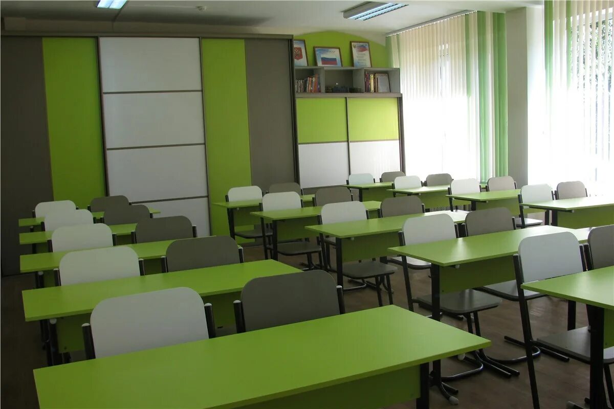 Самый зеленый класс. Интерьер школьного кабинета. Современный кабинет в школе. Цвет стен в школе. Современная мебель для школы.