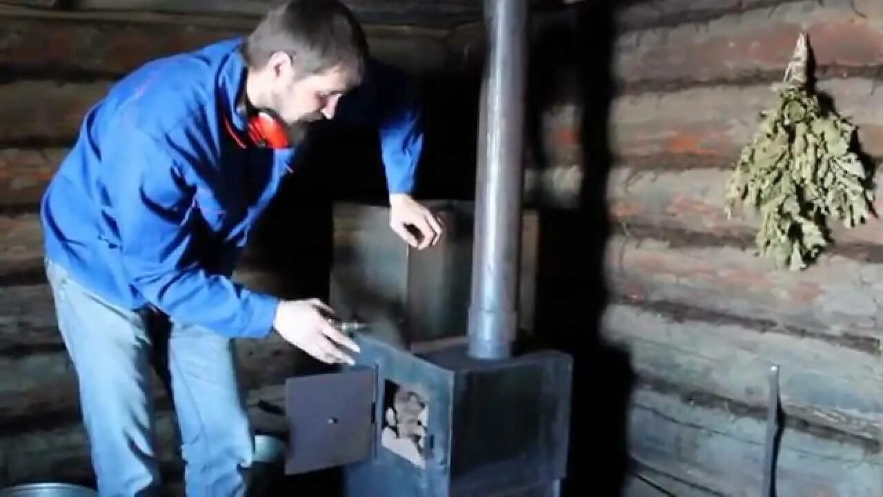 Как почистить печку. Прочистка дымохода в частном доме. Очистка дымоходов и печей. Отверстие у печки. Чистка труб печного отопления.