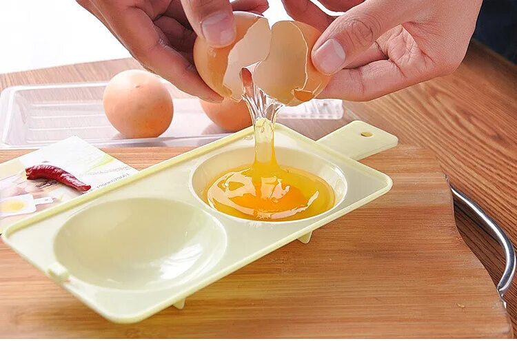 Можно ли греть яйцом. Форма для яиц для микроволновки. Форма для яиц в микроволновке. Контейнер для варки яиц в микроволновке. Яйцеварка в микроволновке.
