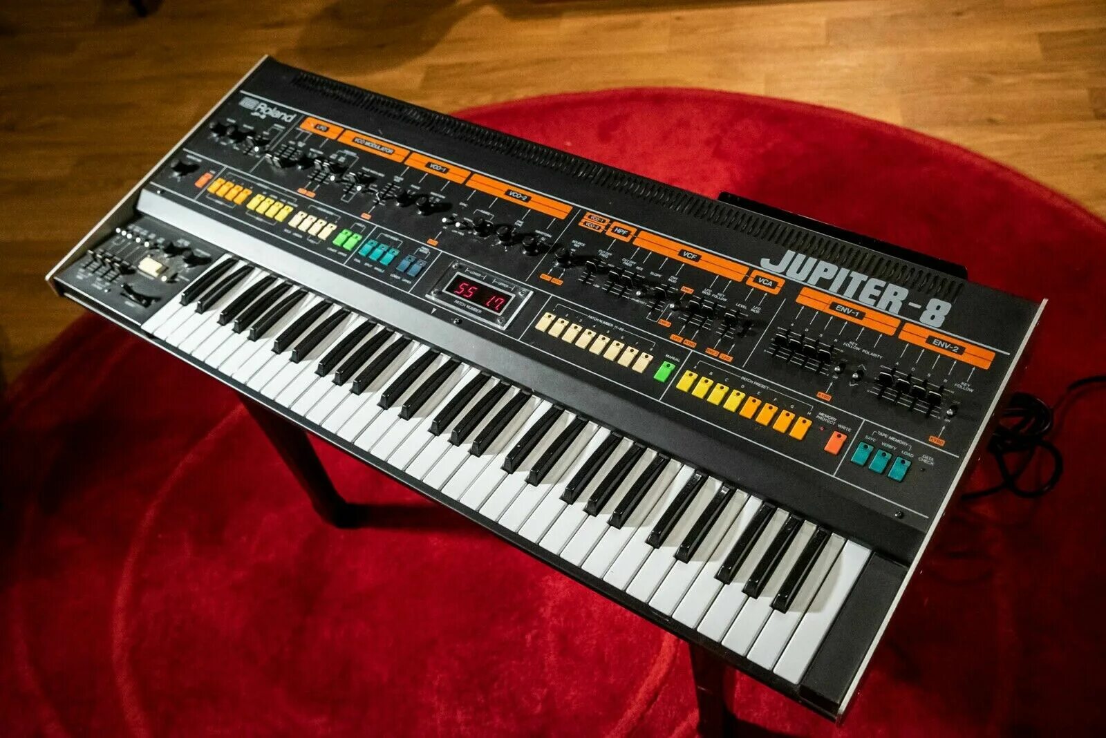 Monophonic instrument. Синтезатор roland jd-xa черный. Синтезатор sequential. Korg красный синтезатор. Вокодер и синтезатор чем отличаются.