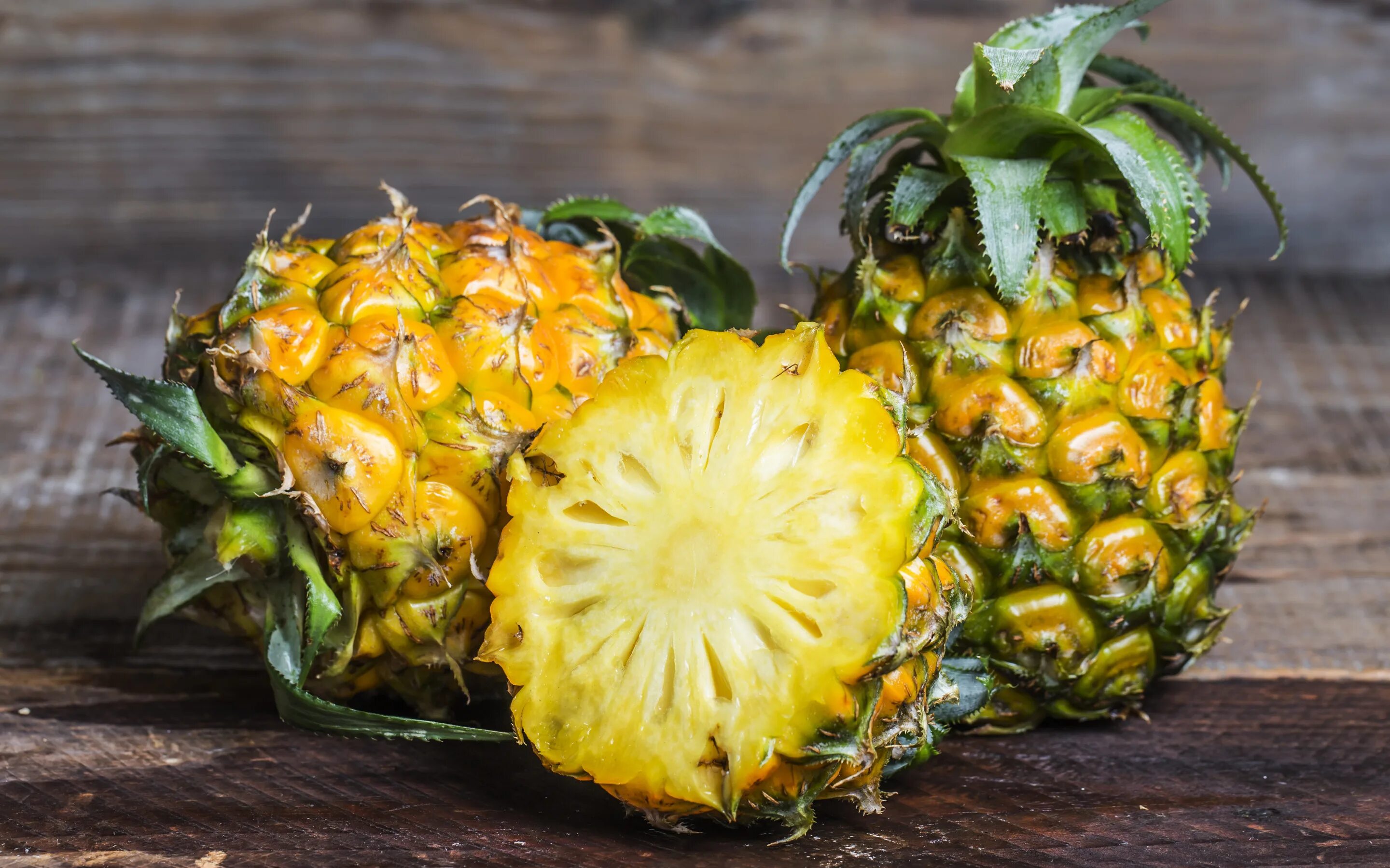 Красивая подача ананаса. Сладкий ананас. Помело ананас манго. Уилсон ананас. Куда использовать ананас.