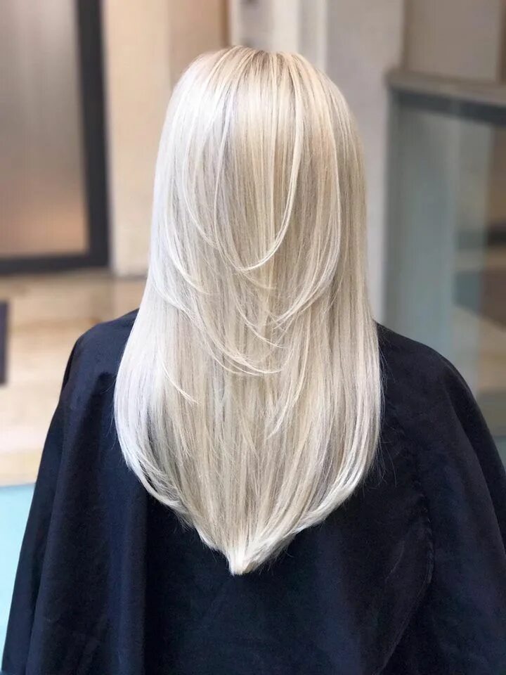 Light blonde. Холодный блонд на средние волосы. Блонд средние волосы прямые. Блондинка с длинными волосами. Окрашивание на блондинистые волосы длинные прямые.