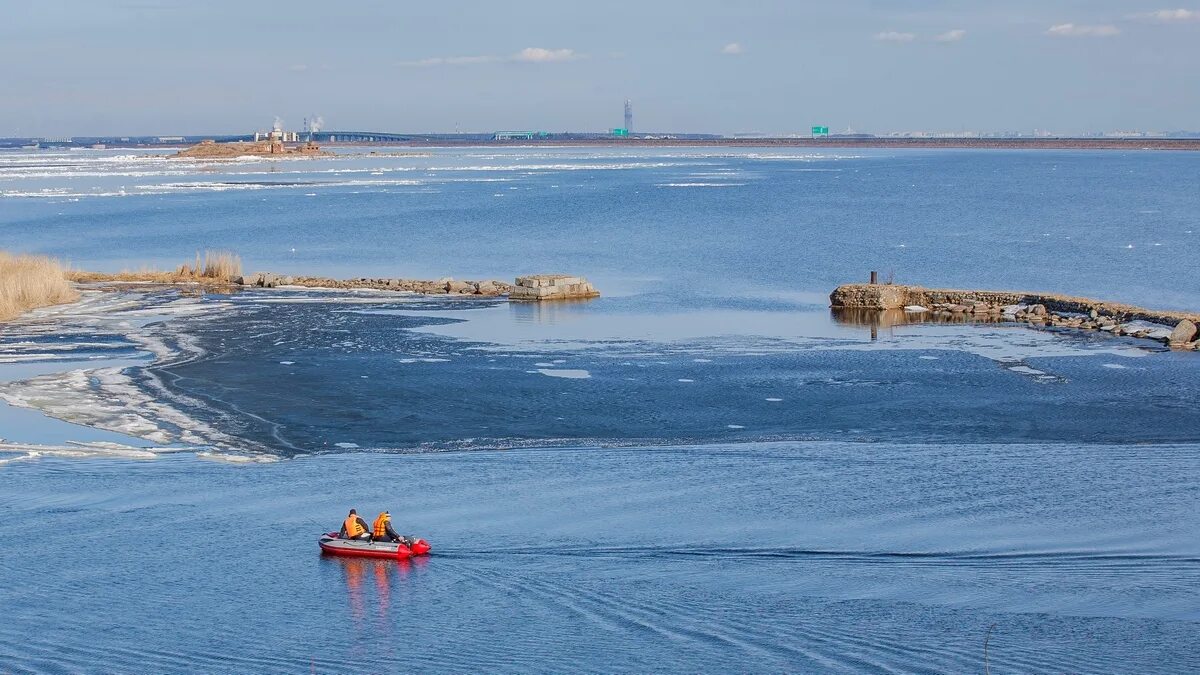 Остров котлин кронштадт, санкт-петербург,. Форт кроншлот в кронштадте. Кронштадтская вода. Комплекс защитных сооружений санкт петербург дамба. Кронштадтская вода.