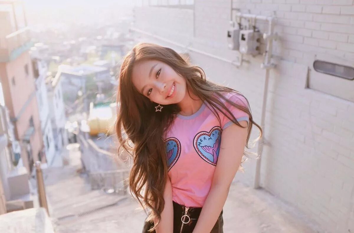 Jenny kitii. Jennie 2023. Дженни блэк пинк 2022. Jennie kim. Дженни из blackpink.