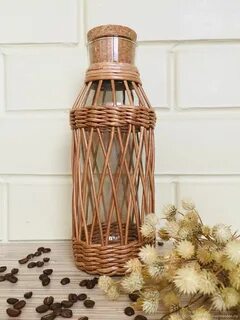 Бутыль из ротанга