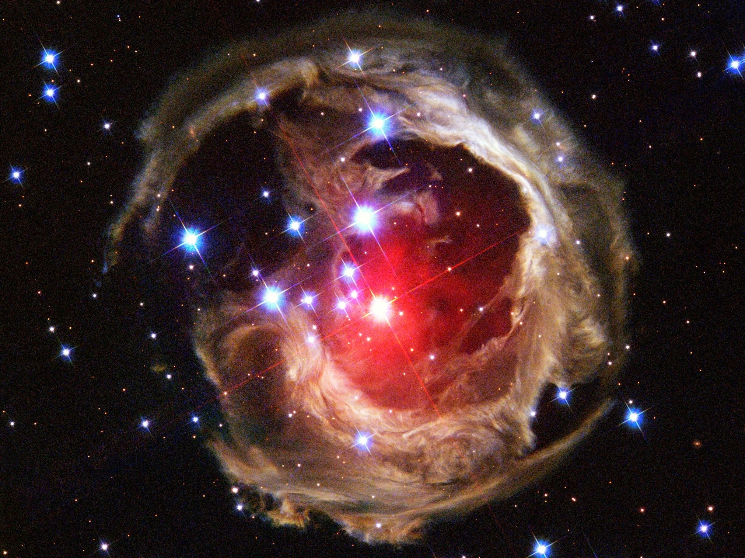 Как рождается новая звезда. Звезда v838 mon. V838 Monocerotis звезда. Созвездие Единорог v838. V838 единорога.