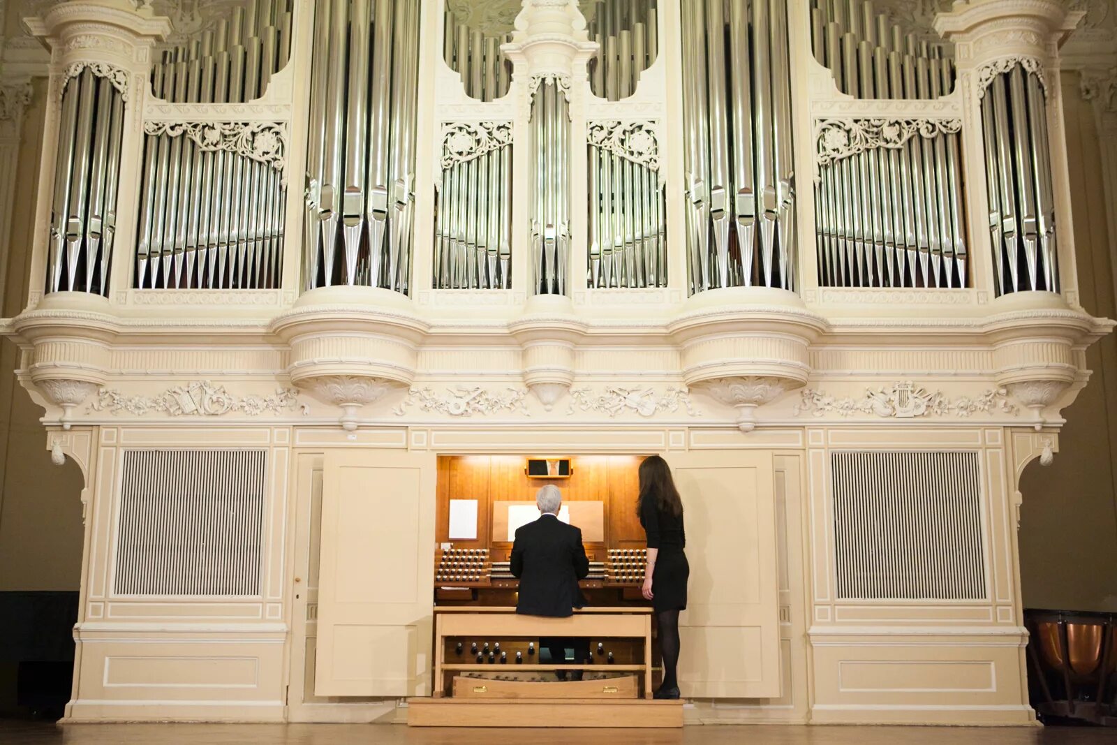 иоганн себастьян бах орган фуга. с. органный концерт "и. бах. руки органиста.