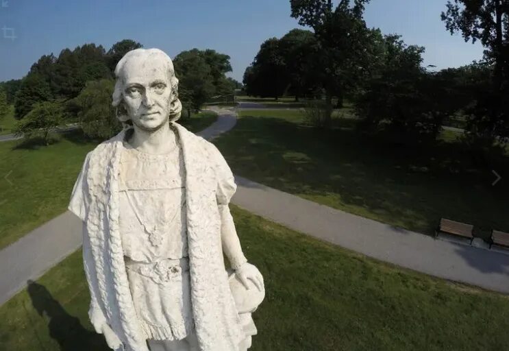 На какие средства установлен памятник христофору леденцову. Christopher Columbus Statue. Памятник Колумбу в Балтиморе. Памятник Христофору Колумбу в Нью-Йорке.