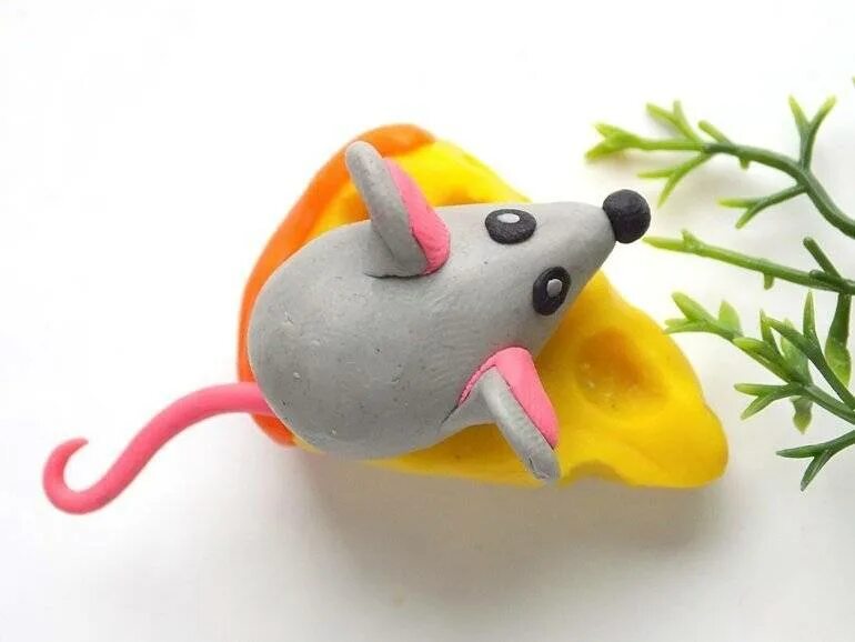 Лепка мышонок. Лепка мышка. Лепим мышку из пластилина. Лепка мышонок. Мышка пластилин.