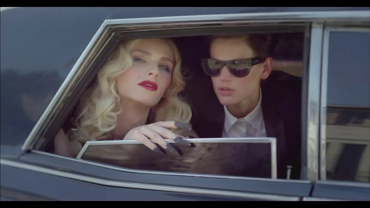 Появились клип. Тильда суинтон в клипе дэвида боуи. david bowie - the stars (are out tonight) saskia de brauw.