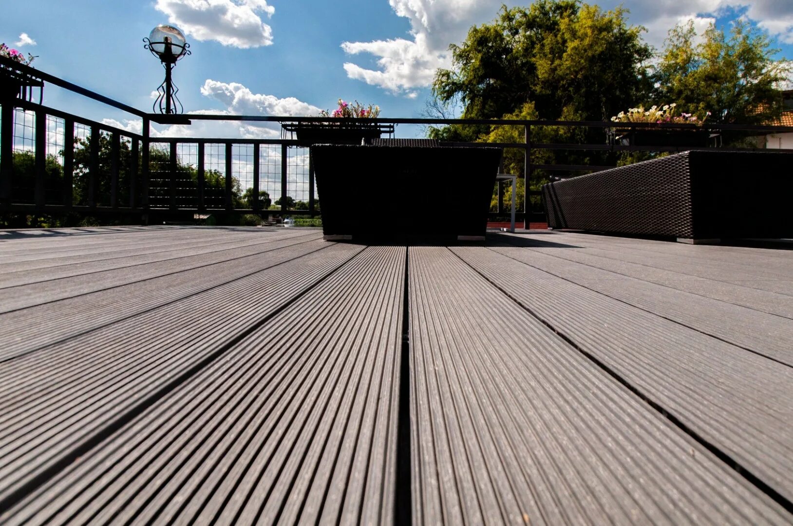 Доска дпк спб. WPC-Deck террасная доска. Древесно-полимерный композит. WPC Decking Solid Boards. Террасная доска из древесно-полимерного композита.