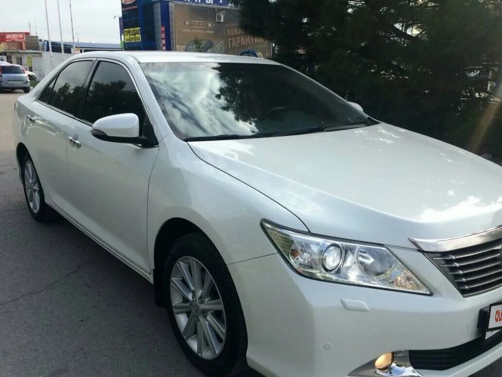 Купить тойоту камри 40 с пробегом. Toyota Camry VII xv50 2012. Тойота Камри белый цвет 2012 год. Камри 50 2012. Белая Тойота Камри о181нм31.