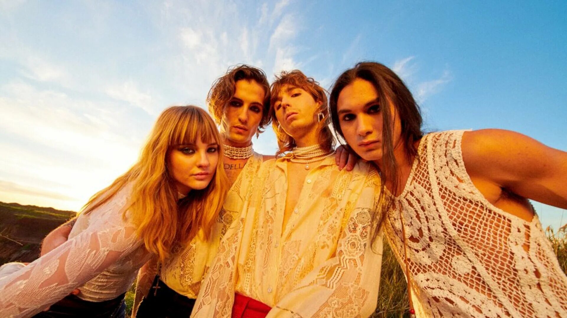 На каком языке поют песню. Stromae 2021. Петру желиховский o-zone. На каком языке поют песню. Despacito луиса фонси.