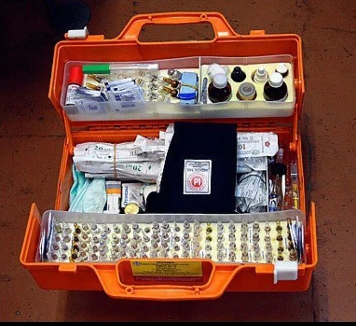 чемоданчик фельдшера это