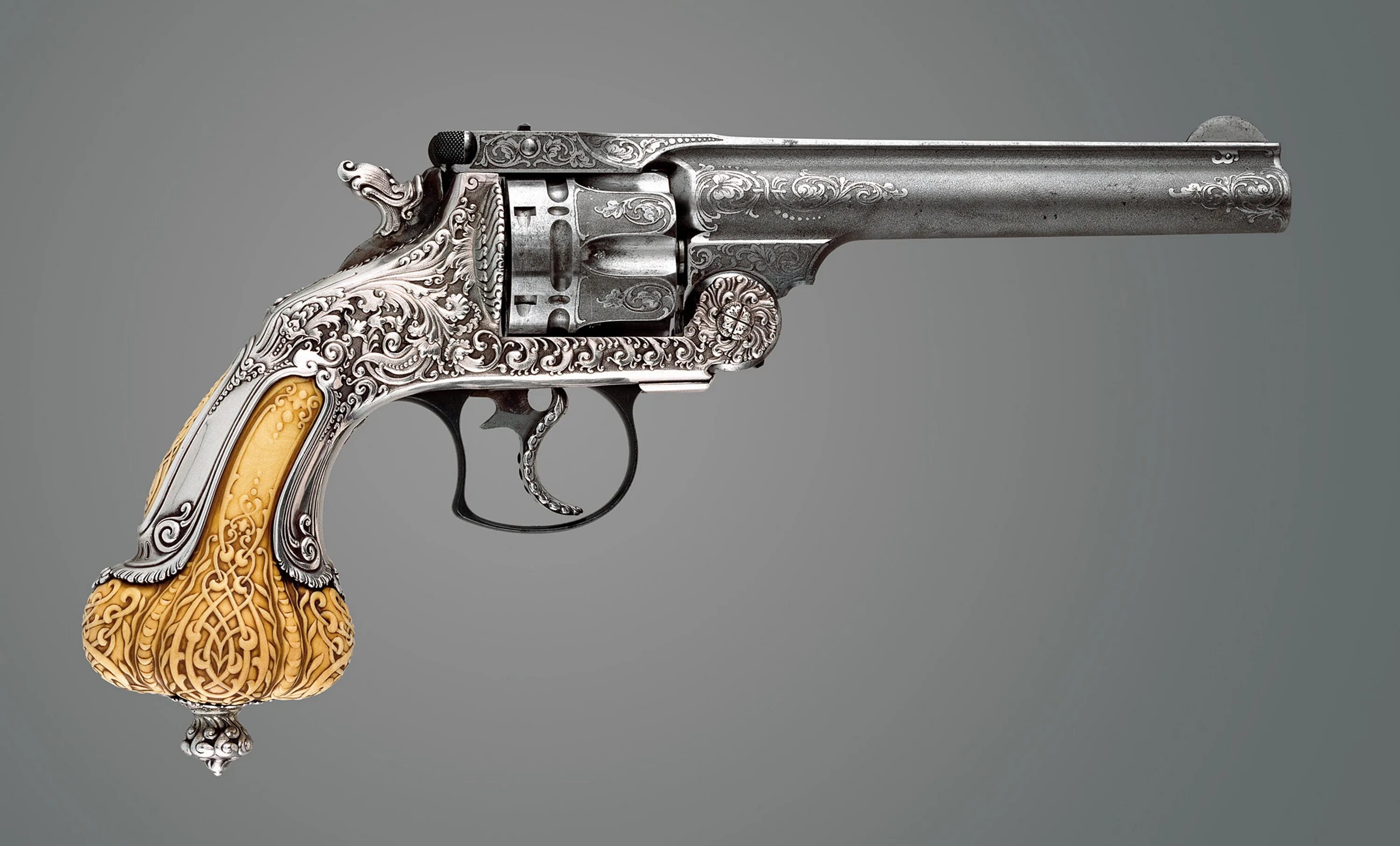 Револьвер Вессон Смит Голд. Кольт 1892 револьвер. Золотой револьвер Магнум. Смит-Вессон револьвер 19 века с гравировкой.