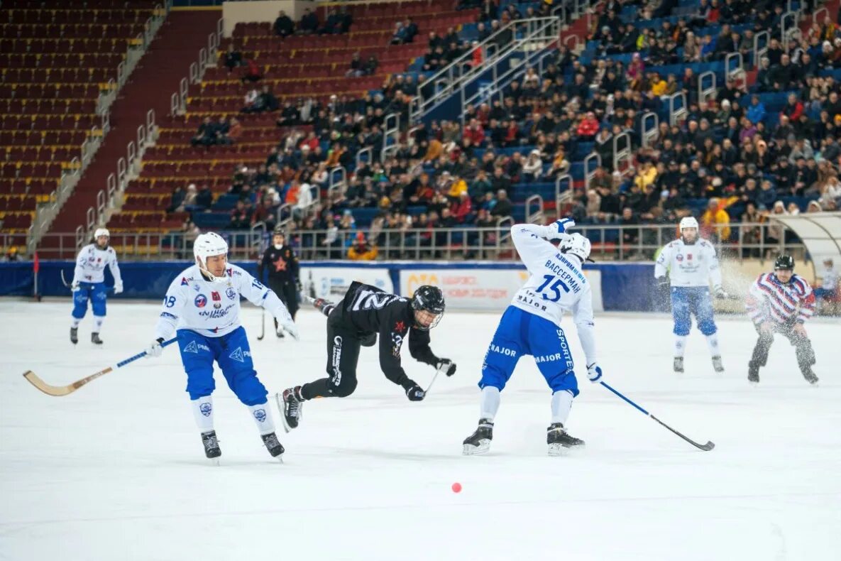 Финал по хоккею с мячом. Хоккей с мячом. Хоккей Россия. Фото хоккеистов. Матч по хоккею.