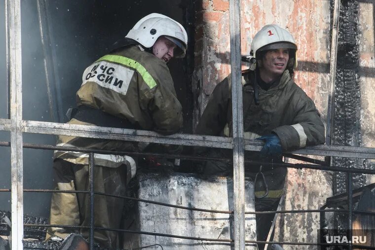 Оклад пожарного МЧС. Зарплата МЧС. Зарплата пожарного. МЧС зарплата работников.