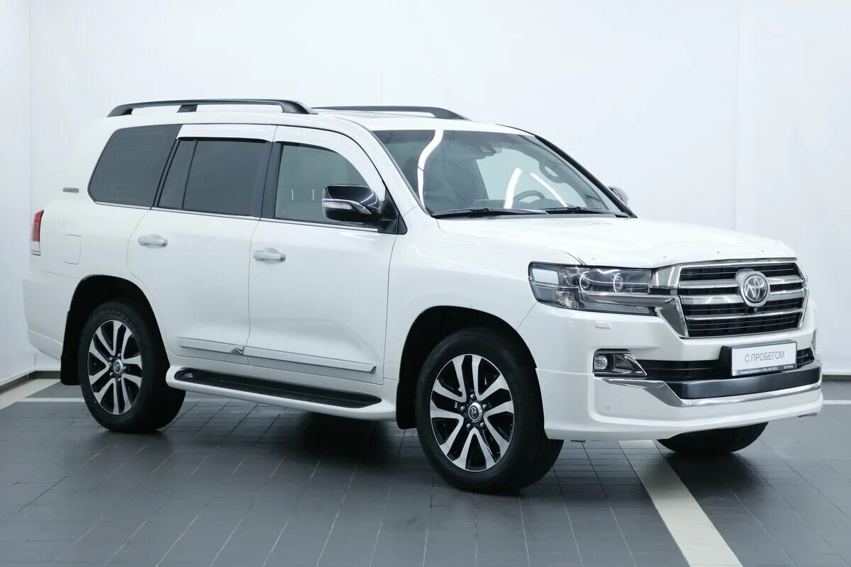 Toyota Land Cruiser 200 2019. Toyota Land Cruiser 200 2019 White. Тойота ленд Крузер 200 2019 белый. Toyota Land Cruiser 200 2019 Рестайлинг. Ленд 200 б у