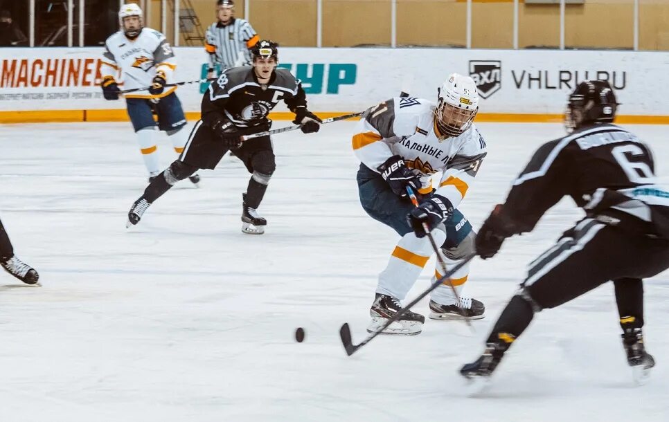 Тюменский легион стальные лисы. Стальные лисы реактор. Рубин легион хоккей. Тюменский легион стальные лисы. Червяков тюмень хоккей.