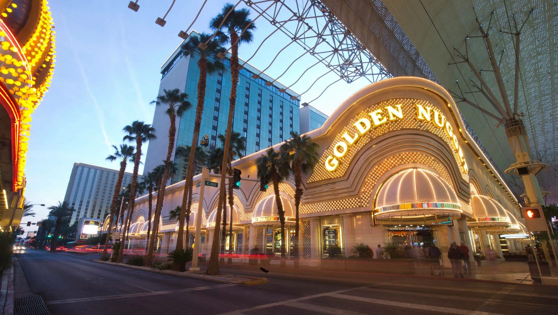 Golden nugget. Белладжио казино в лас вегасе. Лас вегас голден наггет. Golden nugget. Лас вегас голден наггет.