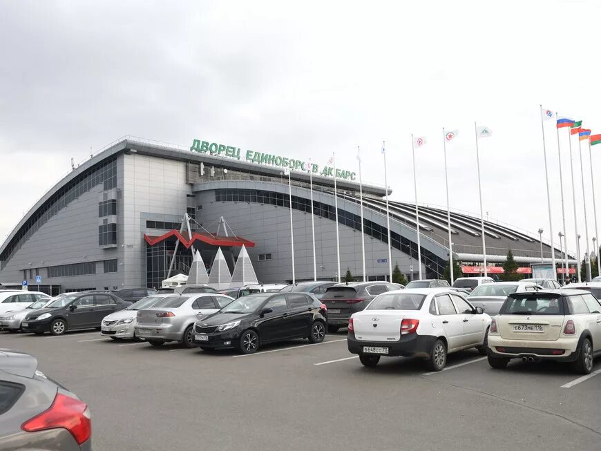 Ак барс дворец единоборств казань бассейн. Дворец спорта ак барс казань. Дворец единоборств казань фатыха амирхана. Дворец единоборств ак барс в казани. Дворец единоборств казань.