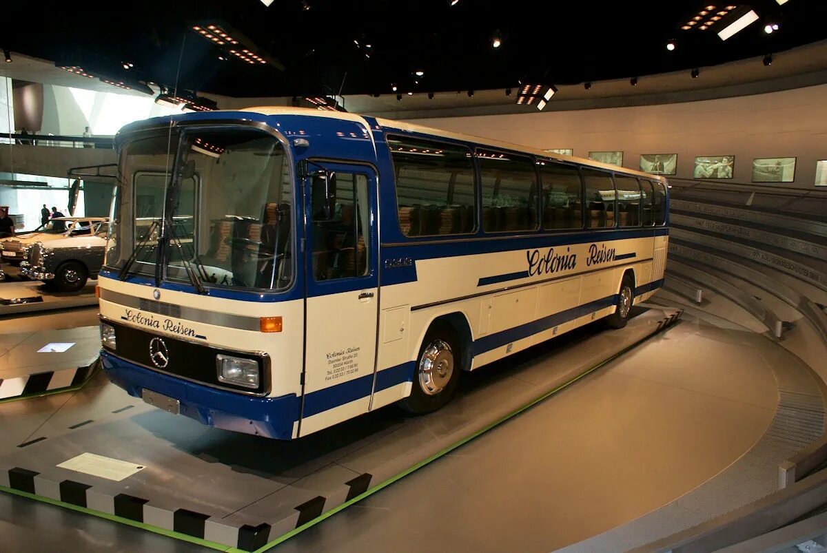 Автобус междугороднего класса. Автобус mercedes-benz o303. mercedes-benz 0303. автобус мерседес бенц о303. mercedes 303.
