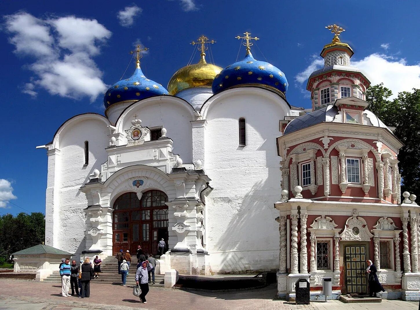 Храм в маалюле маалюля сирии. Троице-сергиева лавра сергиев посад. Про святые места. Г. Радонеж хотьково храм купель.