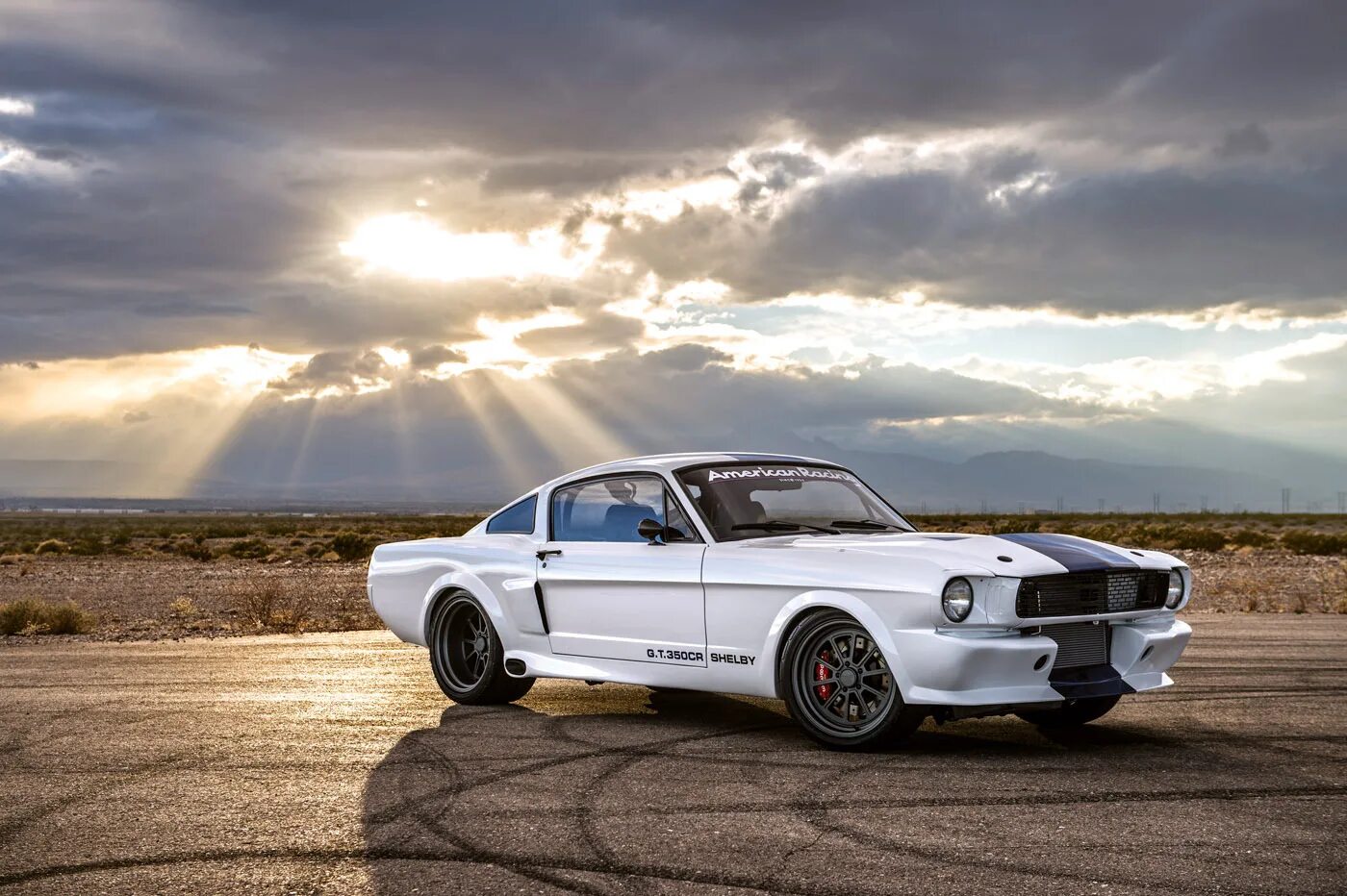 One of the girls streets white mustang. Mustang gt350 1965. Mustang Shelby 1965. Classic Ford Mustang Shelby gt 350.