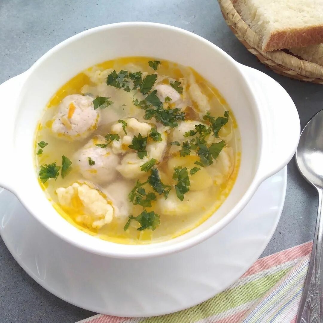 суп с фрикадельками для 8 месячного ребенка. тефтели шурва. рисовый суп с фрикадельками. ишкемен шыд. суп с фрикадельками и клецками.