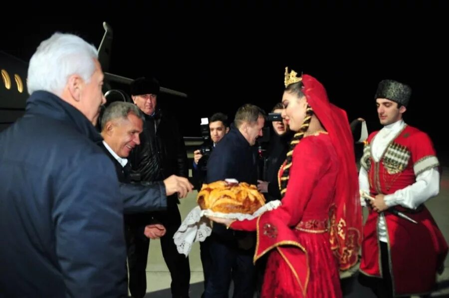Татарстан и дагестан. Дагестан и татарстан. Посол дагестана в татарстане. Ученые дагестана. Посол дагестана в татарстане.