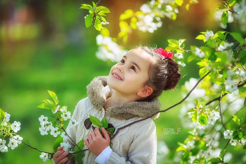 Дети весной. Дети весной. Весенняя фотосессия. Весенняя фотосессия для детей. Дети в цветах.