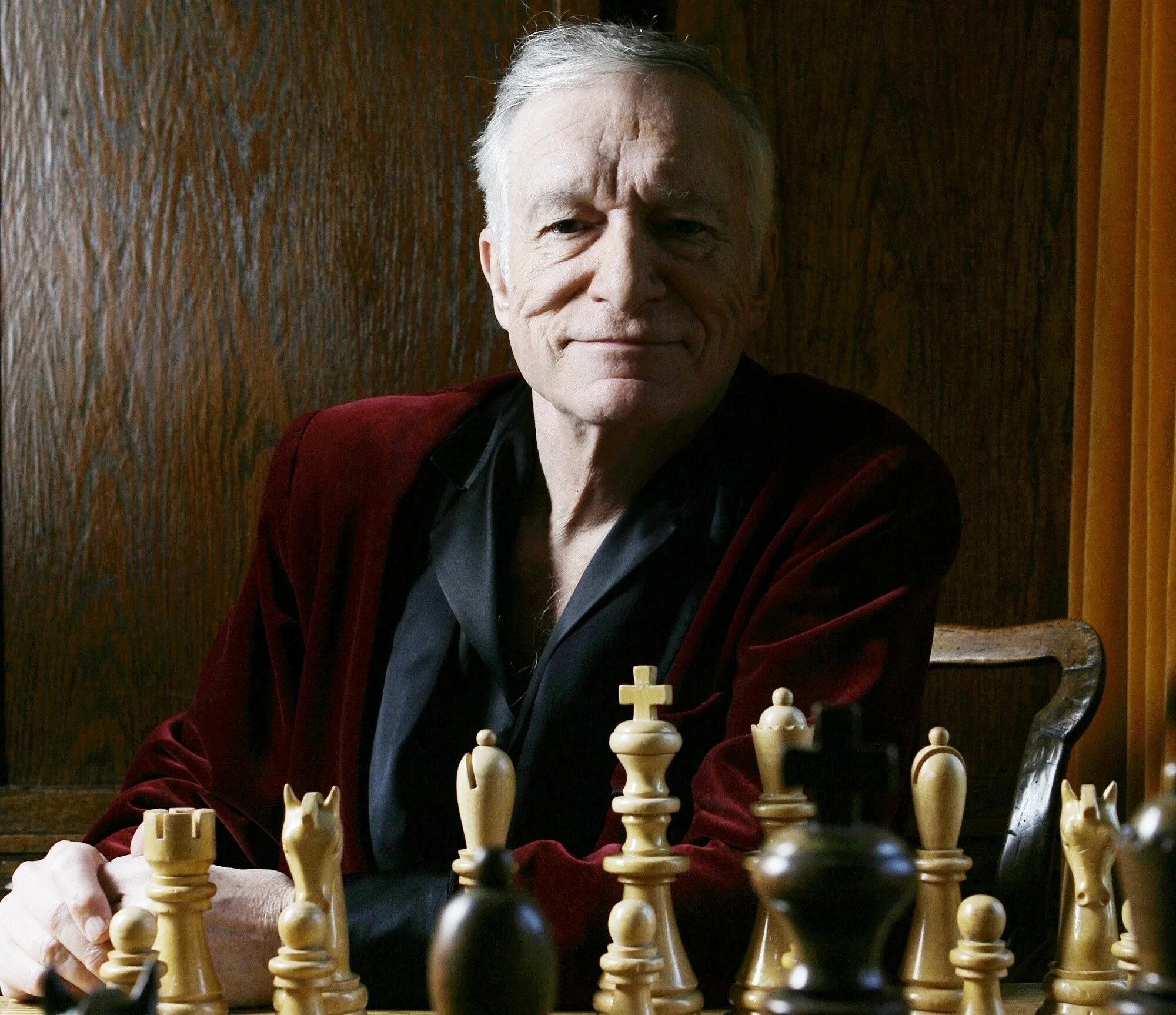 Hugh m hefner. Основатель журнала. Хью хефнер фото. Хью хефнер журнал. Хью хефнер в молодости фото.