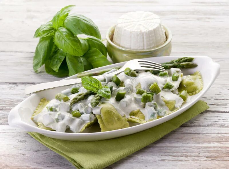 Рикотта со шпинатом. Рикотта со шпинатом. Каннеллони с рикоттой. Каннеллони фаршированные рикоттой со шпинатом. Рикотта со шпинатом.