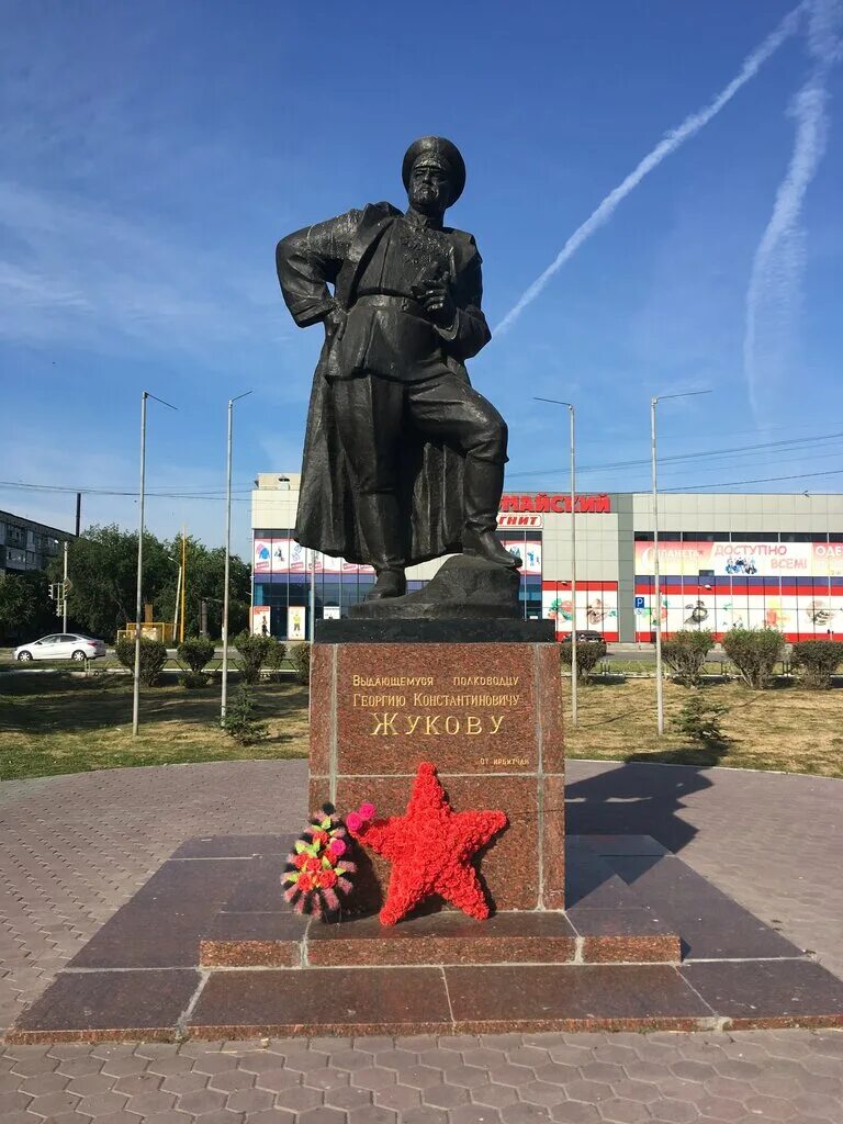 Бульвар победы ирбит в 1930. Бюсты героев в ирбите. Памятник жукову в ирбите. Памятник жукову в ирбите. Аллея памяти ирбит.