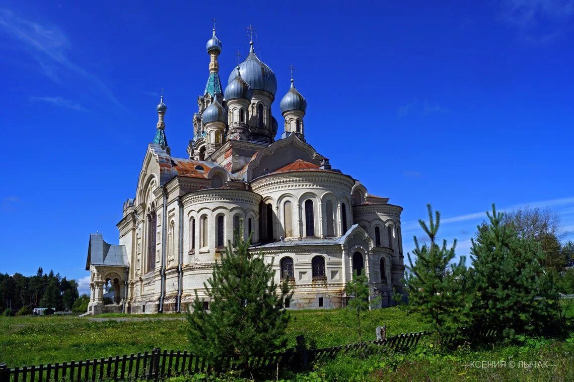 Каким образом церковь. Храм в Кукобое Ярославской области. Село Кукобой храм Спаса Нерукотворного. Храм в селе Кукобой Ярославская область. Кукобой Ярославская область храм Спаса Нерукотворного.