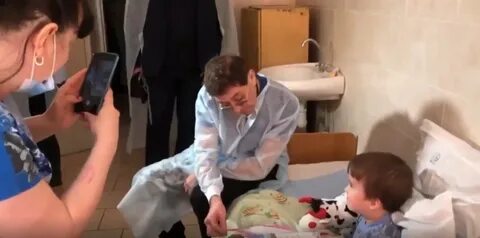 Заставлять детей извиняться