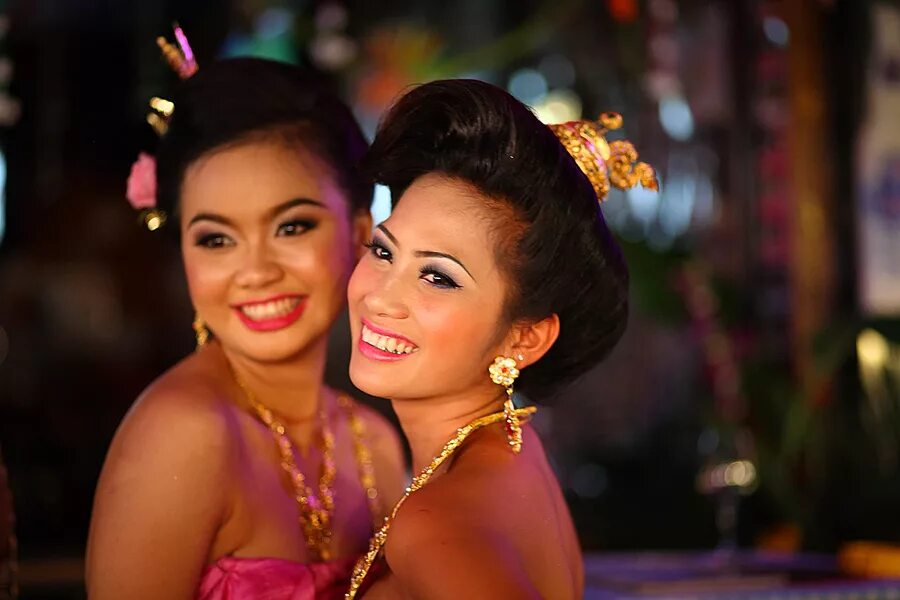Тайки год. Тайки Коул. Тайские девушки. Тайланд девушки. Красивые тайские девочки.