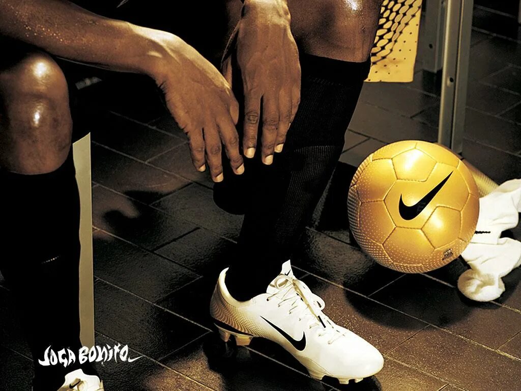 Joga bonito. Joga bonito Nike. Мяч joga bonito. Joga bonito фото. Роналдиньо чеканит мяч Nike.