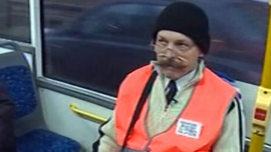 Кондуктор автобуса в санкт петербурге. Автобусный контролер. Виктор лукьянов кондуктор. Кондуктор. Кондуктор кондукторша.