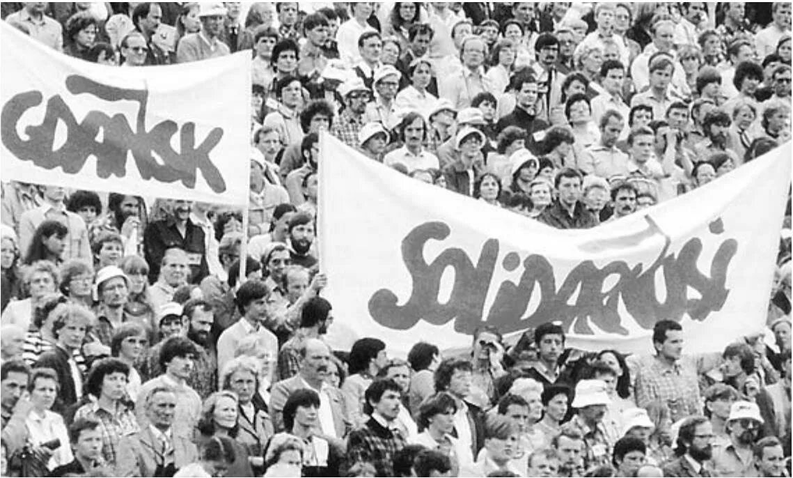 Кризис советской модели. Профсоюз солидарность в Польше 1980. Солидарность Польша 1989. Движение солидарность Польша 1989. Профсоюз солидарность в Польше.
