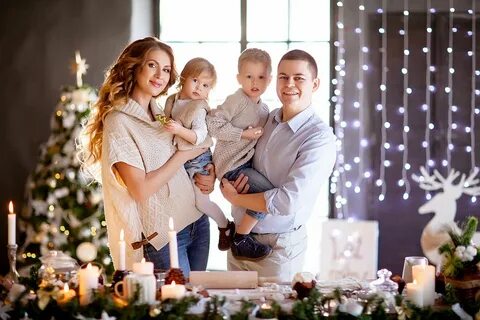 Новогодняя семейная фотосессия с маленьким ребенком