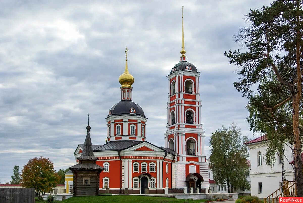 Троице сергиева варницкого монастыря. Троицко Сергиевский Варницкий монастырь. Сергиев Варницкий монастырь. Троице-Варницкий монастырь в Ростове. Троице Сергиев Варницкий монастырь в Ростове Великом.