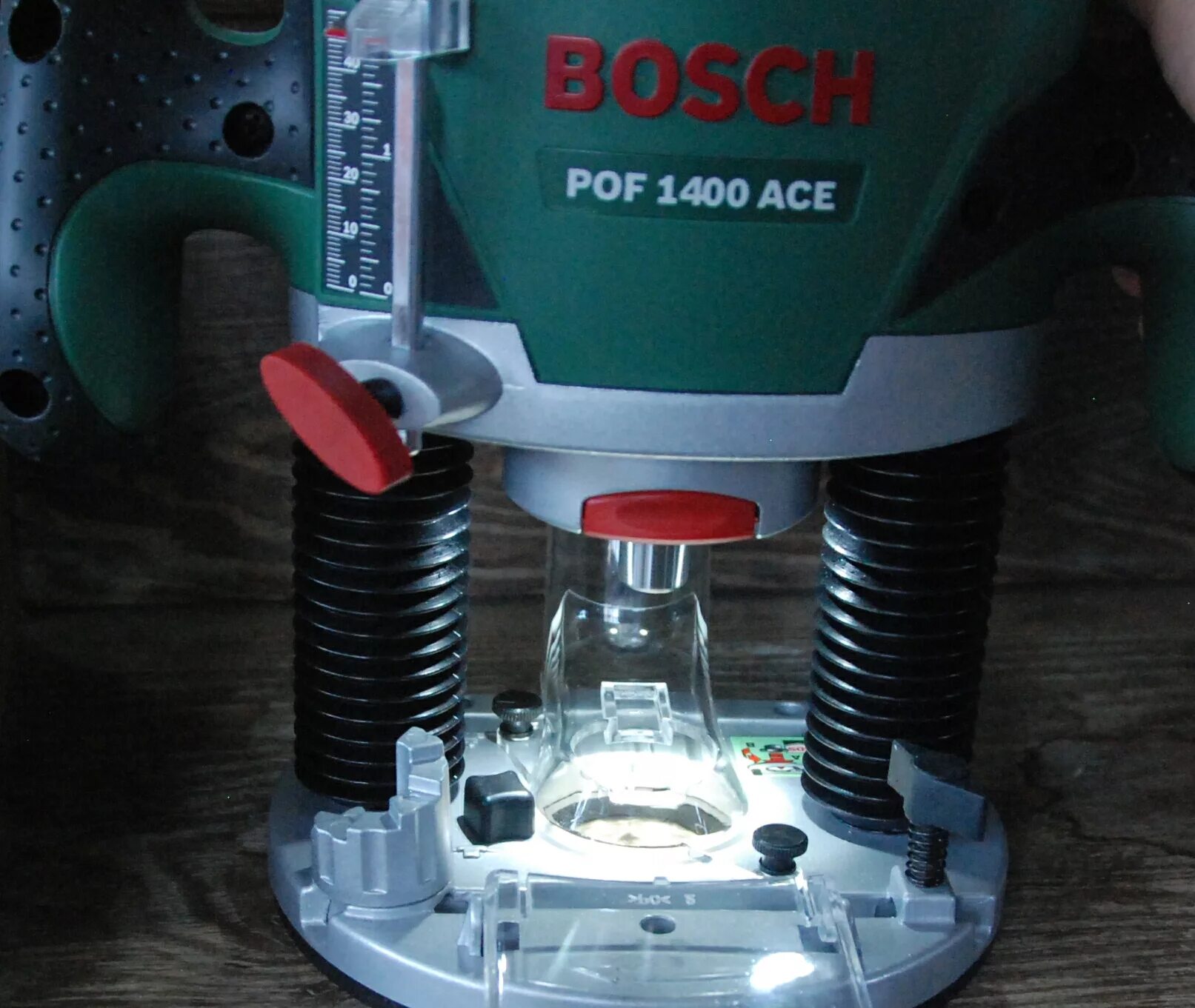 Bosch 1400 купить. Фрезер Bosch 1400. Bosch POF 1400 Ace. Фрезер Bosch POF 1400. Bosch POF 1300 Ace.